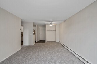 7268 72nd Ln N in Brooklyn Park, MN - Building Photo - Building Photo