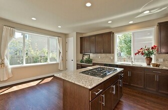 2106 263rd Ln SE in Sammamish, WA - Foto de edificio - Building Photo