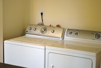 636 SE 47th Ave, Unit 636 in Portland, OR - Foto de edificio - Building Photo