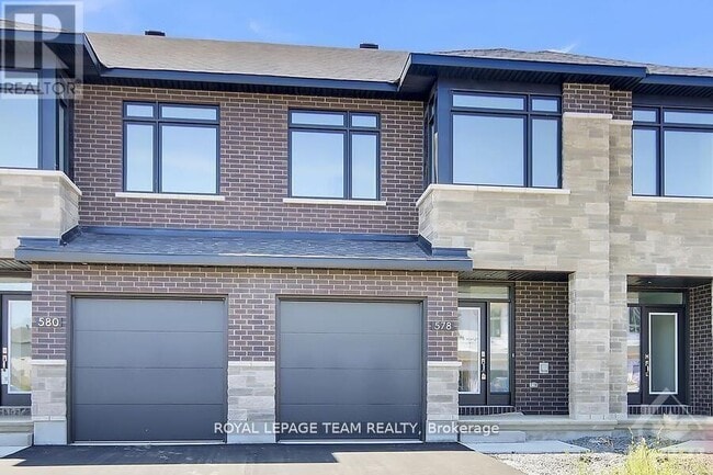 property at 578 Cobra Cres