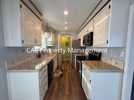 1062 Padre Dr in Salinas, CA - Building Photo