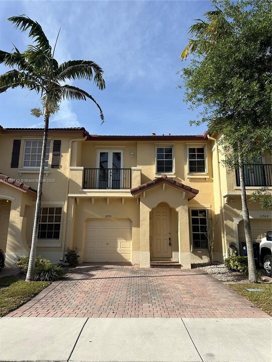 12975 SW 135th St in Miami, FL - Building Photo