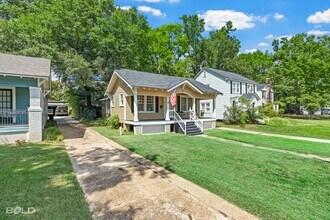 130 E Dalzell St in Shreveport, LA - Building Photo - Building Photo