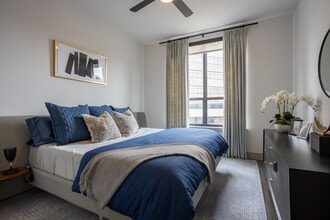 South Main Building in Houston, TX - Building Photo - Interior Photo