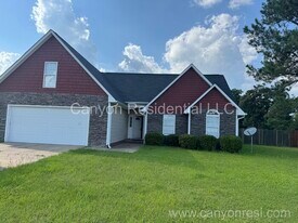 204 Truman Dr in Raeford, NC - Building Photo