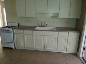 2138 E Turney Ave, Unit D in Phoenix, AZ - Building Photo - Building Photo