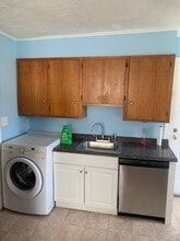 215 Church St, Unit 2 in Willimantic, CT - Building Photo - Building Photo