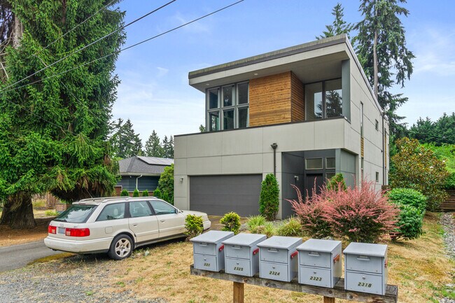 2325 N 122nd St in Seattle, WA - Building Photo - Building Photo