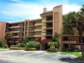 950 Egret Cir in Delray Beach, FL - Building Photo