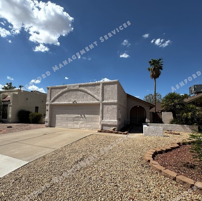 property at 1050 W Estrella Dr