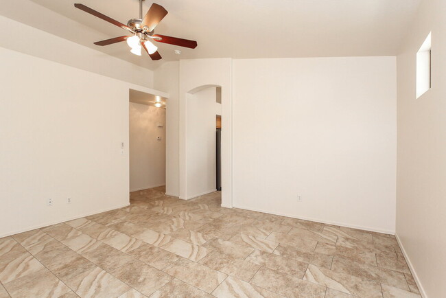 15019 W Port Au Prince Ln in Surprise, AZ - Building Photo - Building Photo