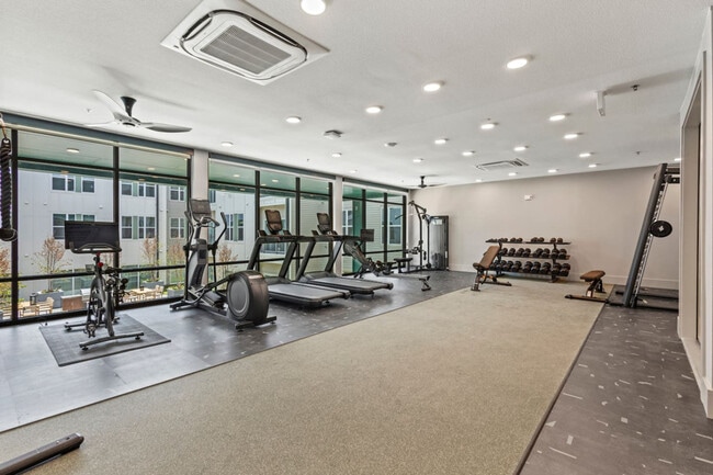 596 W 9th St in Dallas, TX - Foto de edificio - Building Photo