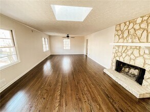 359 N Victoria Rd in Woodstock, GA - Building Photo - Building Photo