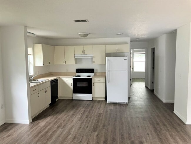 property at 38621 Rose Ln