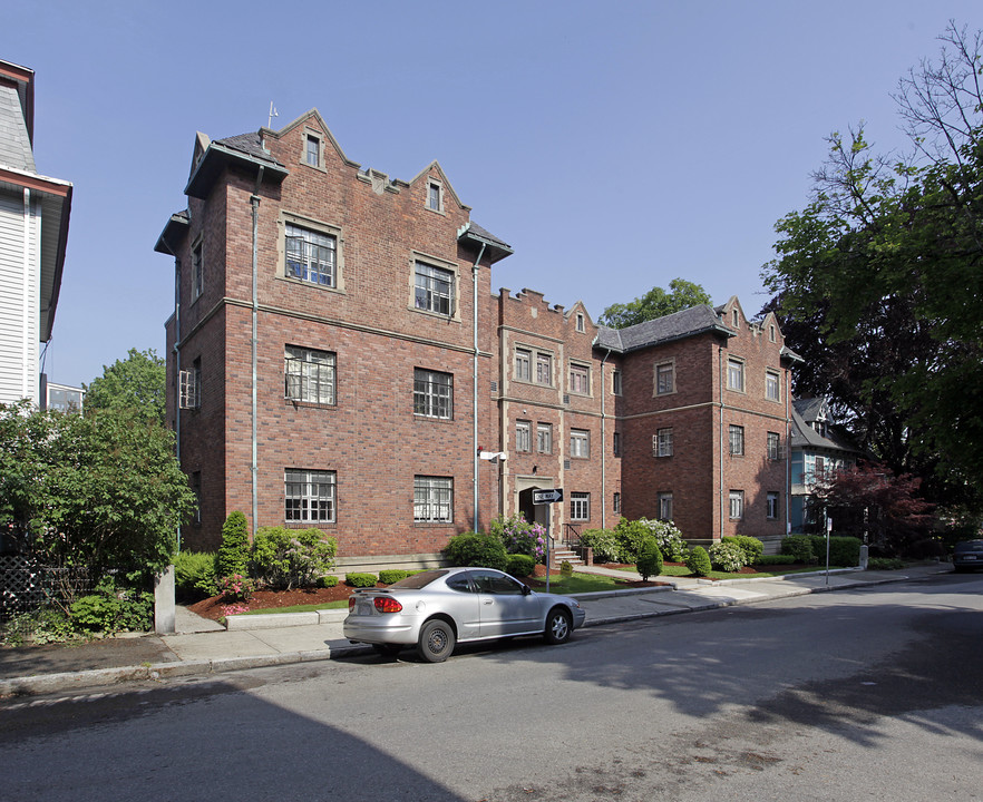 21 Fruit Street in Worcester, MA - Foto de edificio