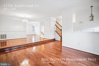 12334 Sleepy Lake Ct in Fairfax, VA - Building Photo - Building Photo