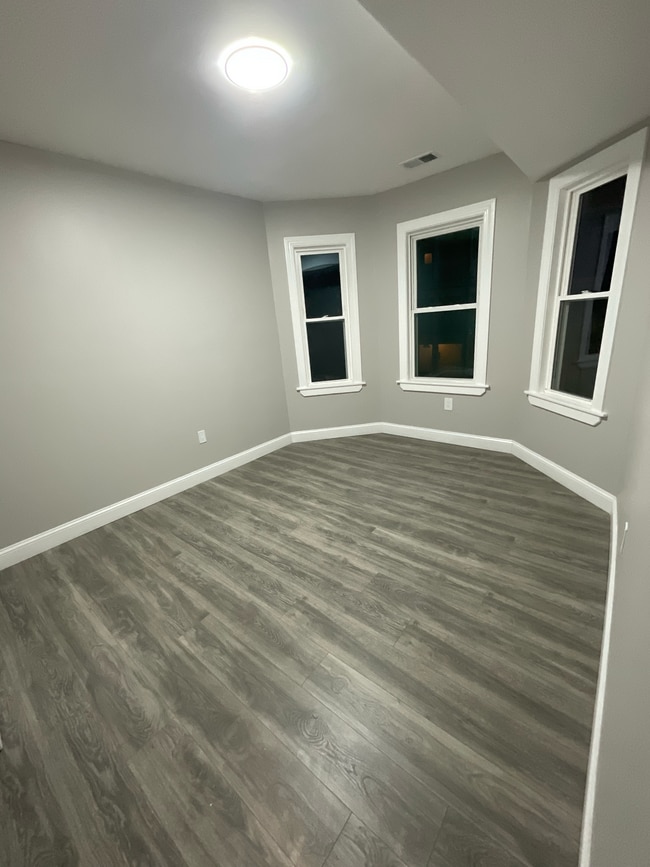 52 Woolson St in Boston, MA - Building Photo - Building Photo