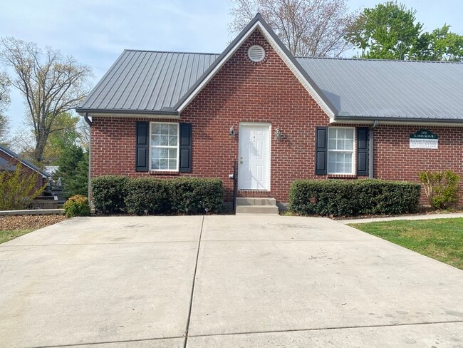 200 E 14th St, Unit A in Cookeville, TN - Building Photo - Building Photo