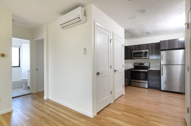 27 Parker Hill Ave, Unit OZ