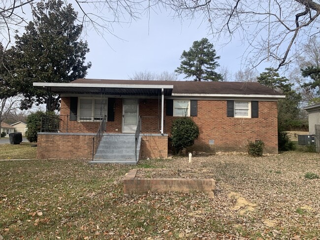 property at 1901 Ashcraft Ave