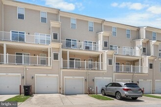 938 Pine Forest Ln in Upper Marlboro, MD - Building Photo - Building Photo