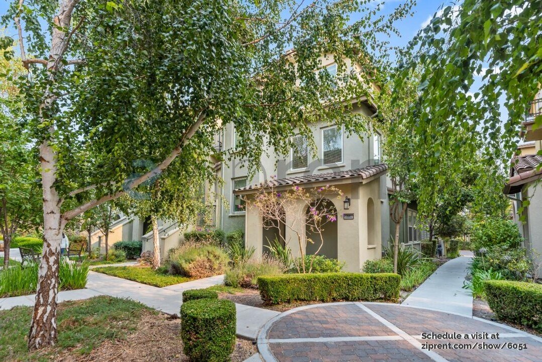 937 Glen Valley Terrace in Sunnyvale, CA - Foto de edificio