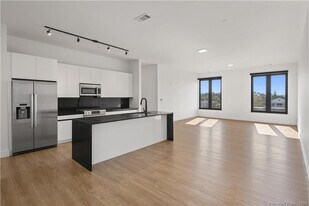 78 Unquowa Pl in Fairfield, CT - Building Photo