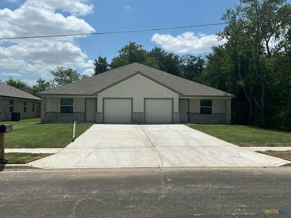 206 Washington St in Copperas Cove, TX - Foto de edificio