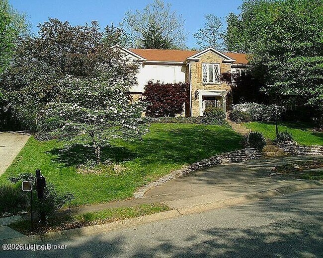 2311 Fallsview Rd in Louisville, KY - Building Photo - Building Photo