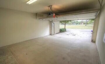 528 Refugio St in San Antonio, TX - Building Photo - Building Photo