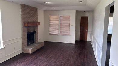 501 Guerin Dr in Arlington, TX - Building Photo - Building Photo