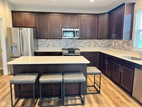 5656 Grosbeak Dr in Greenwood, IN - Building Photo - Building Photo