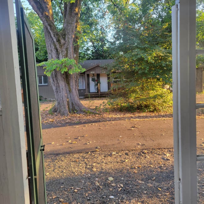 4270 NE Hwy 20 in Corvallis, OR - Building Photo - Building Photo