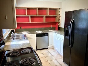 338 W 4th St in Haysville, KS - Building Photo - Building Photo