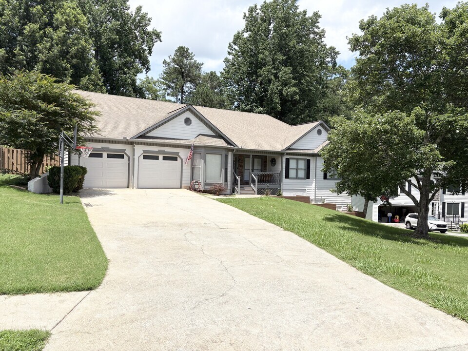 501 Hearthstone Ridge in Woodstock, GA - Building Photo