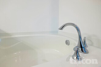 174 E Rdg Wy in Woodstock, GA - Foto de edificio - Building Photo