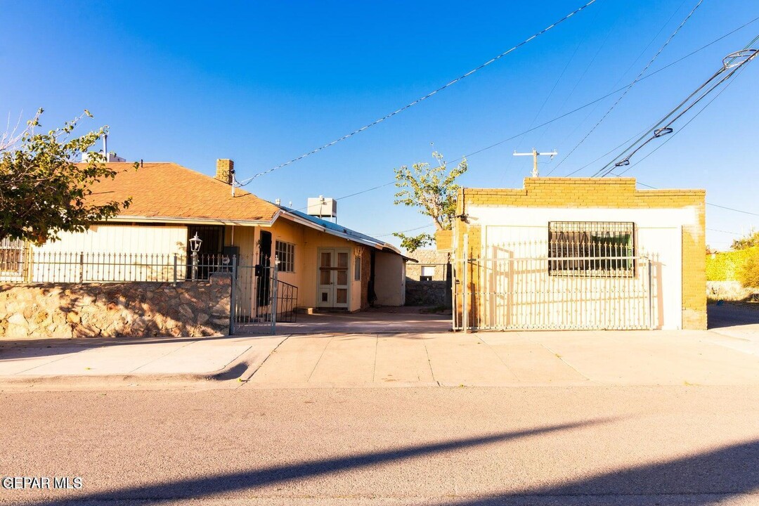 2129 Grant Ave in El Paso, TX - Building Photo