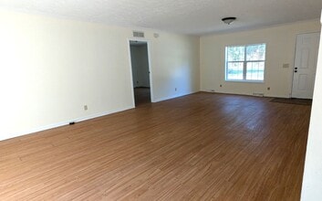 182 N Walker Rd in Muskegon, MI - Building Photo - Building Photo