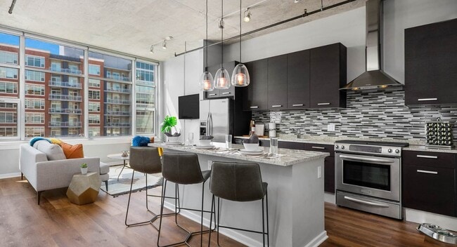 property at 148 W Roosevelt Rd