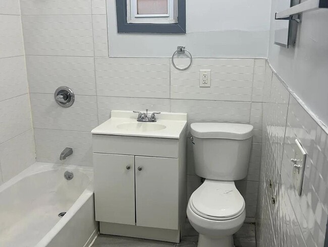 105 Wilkinson Ave in Jersey City, NJ - Building Photo - Building Photo