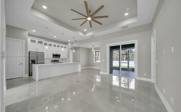 4205 Nora Ave S in Lehigh Acres, FL - Foto de edificio - Building Photo
