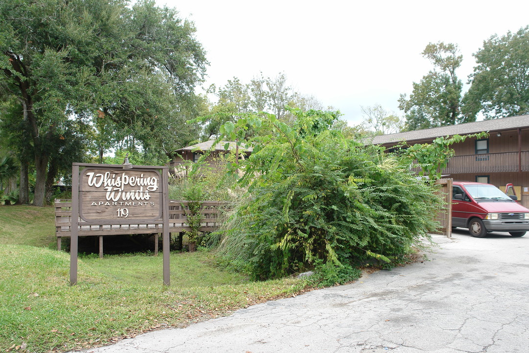 Whispering Winds Apartments in Daytona Beach, FL - Building Photo