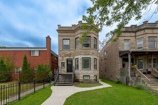 35 N Mayfield Ave in Chicago, IL - Building Photo
