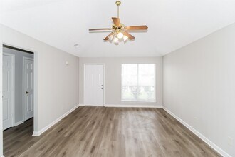 3538 E Regency Park Cir in Memphis, TN - Building Photo - Building Photo