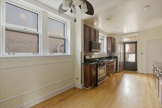 7409 N Claremont Ave, Unit 1 in Chicago, IL - Building Photo - Building Photo