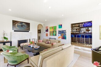 6203 Temple Hill Dr in Los Angeles, CA - Building Photo - Building Photo