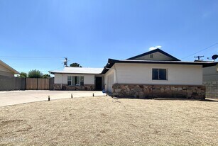 4627 W Rose Ln in Glendale, AZ - Building Photo