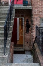 1653 Park Rd NW in Washington, DC - Foto de edificio - Building Photo