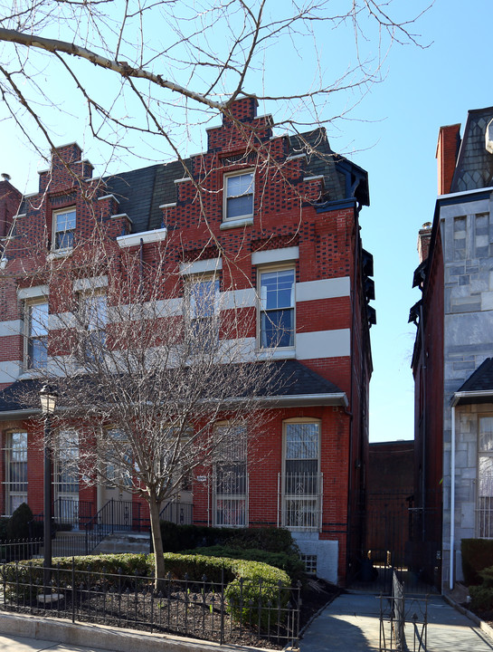 4216 Walnut St in Philadelphia, PA - Foto de edificio