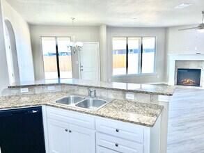 7011 10th St in Lubbock, TX - Building Photo - Building Photo